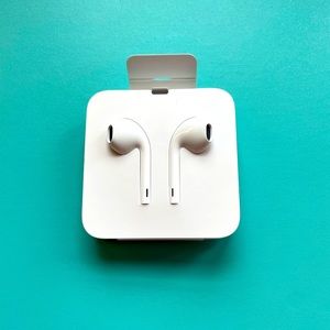 Apple earpod w lightening connector
